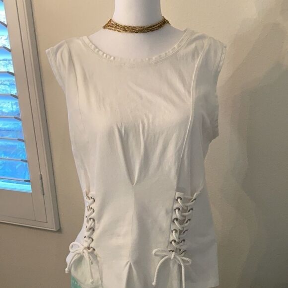 William Rast size medium white sleeveless lace up detail top one tiny spot EUC - Picture 10 of 13